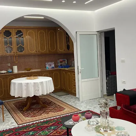 شقة Luli